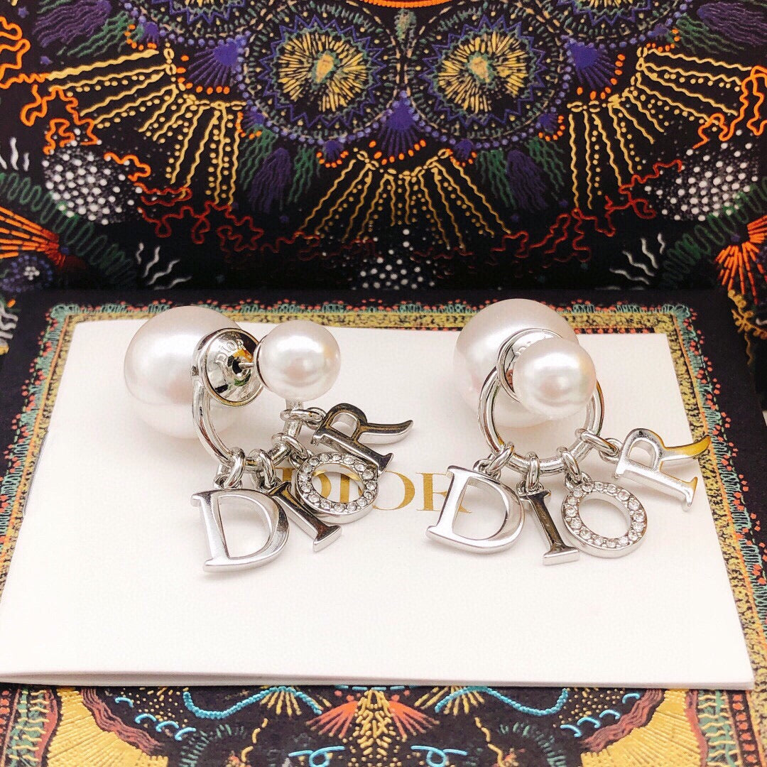 Martin Graham earrings in polished metal-tone – side detail