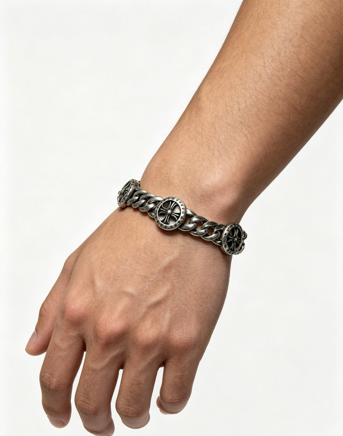 Martin Graham bracelet in polished metal-tone – side detail