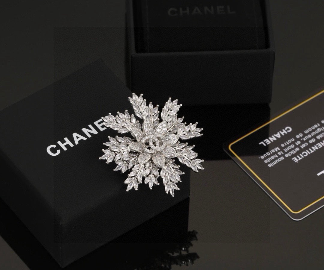 Martin Graham brooch in polished metal-tone – main product view