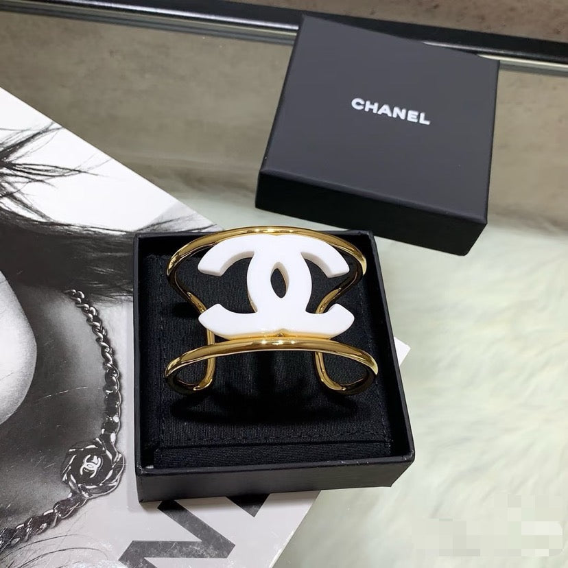 Martin Graham bangle in polished metal-tone – main product view