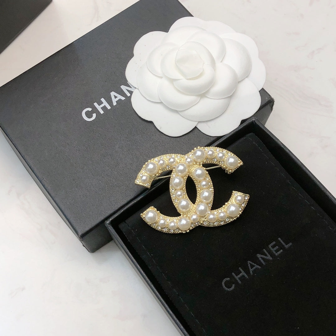Martin Graham brooch in polished metal-tone – main product view
