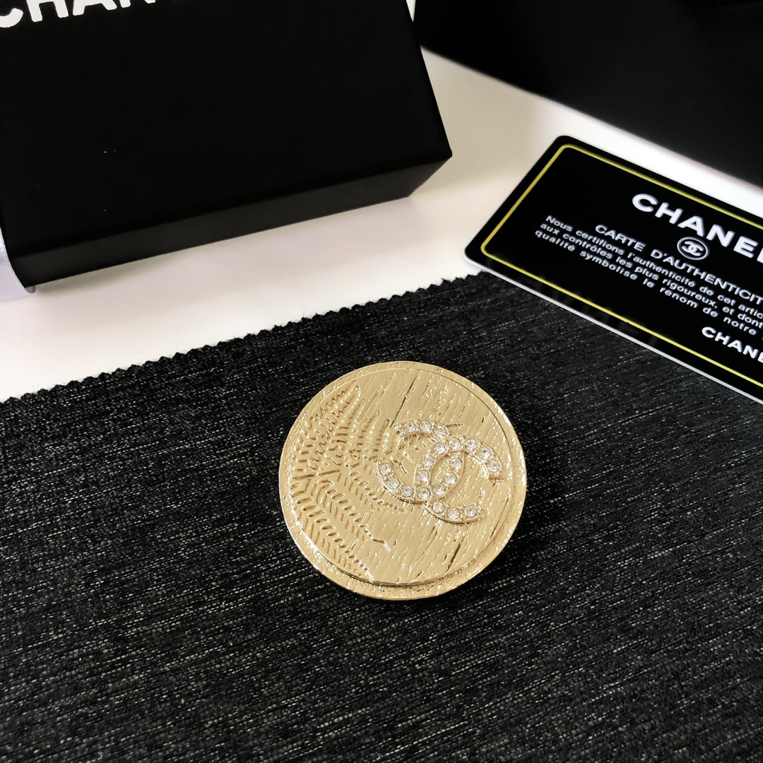 Martin Graham brooch in polished metal-tone – main product view