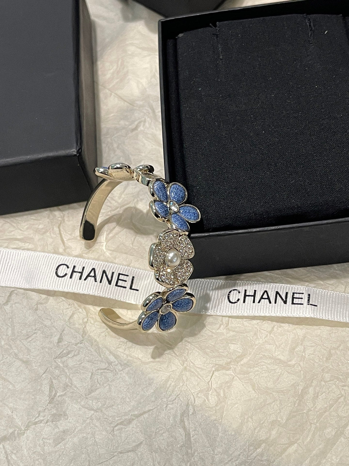 Martin Graham bangle in polished metal-tone – main product view