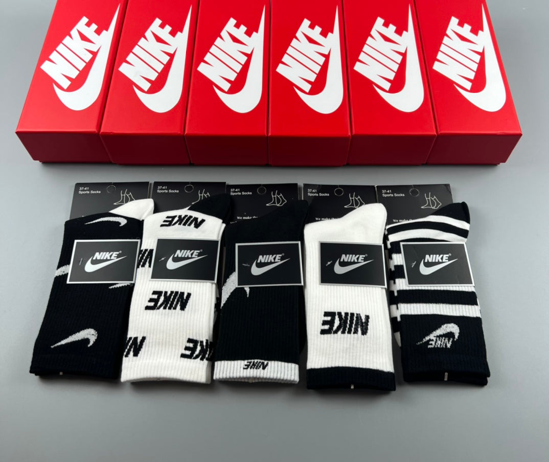 Nike Monochrome Pattern Crew Socks - Assorted Set