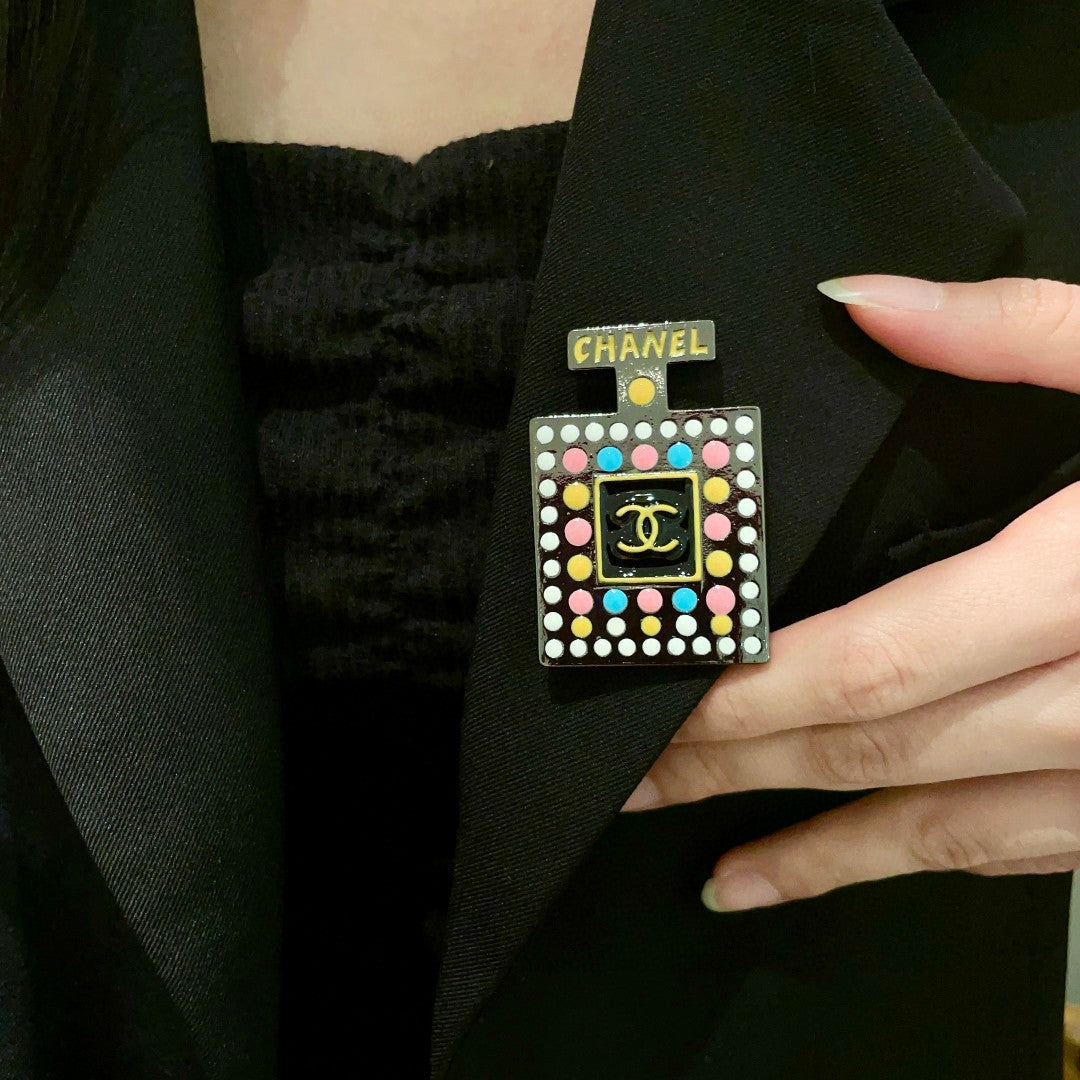 Martin Graham brooch in polished metal-tone – main product view