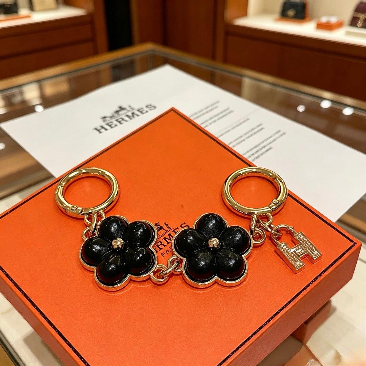 Martin Graham keychain in polished metal-tone – main product view