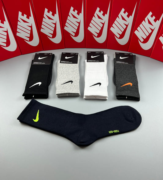 Nike Colourful Swoosh Details Crew Socks