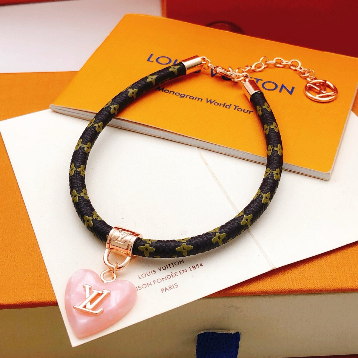Heart Bangle in Rose-Gold-Tone – Rose Gold Detail main product view