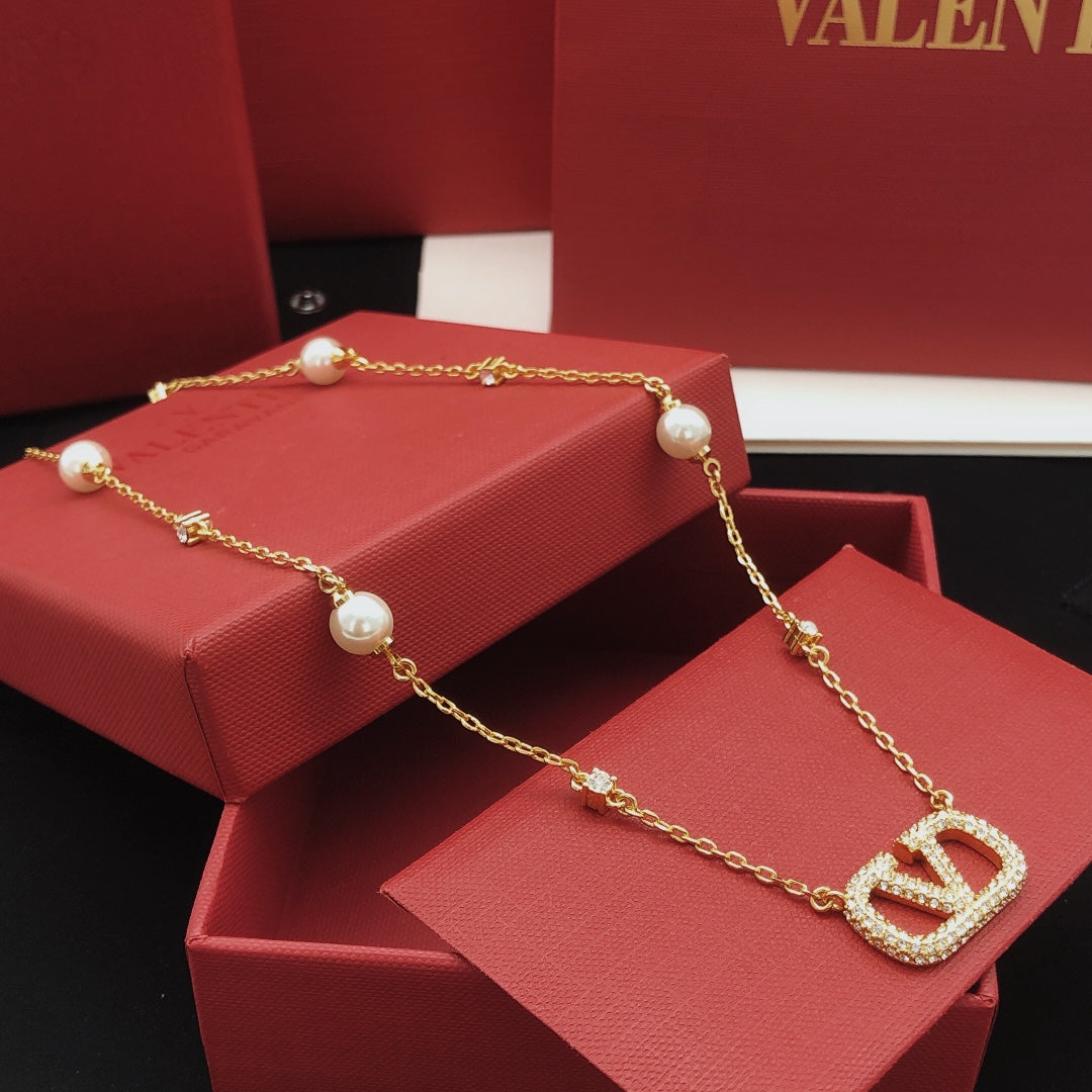 Martin Graham pendant necklace in polished metal-tone – main product view