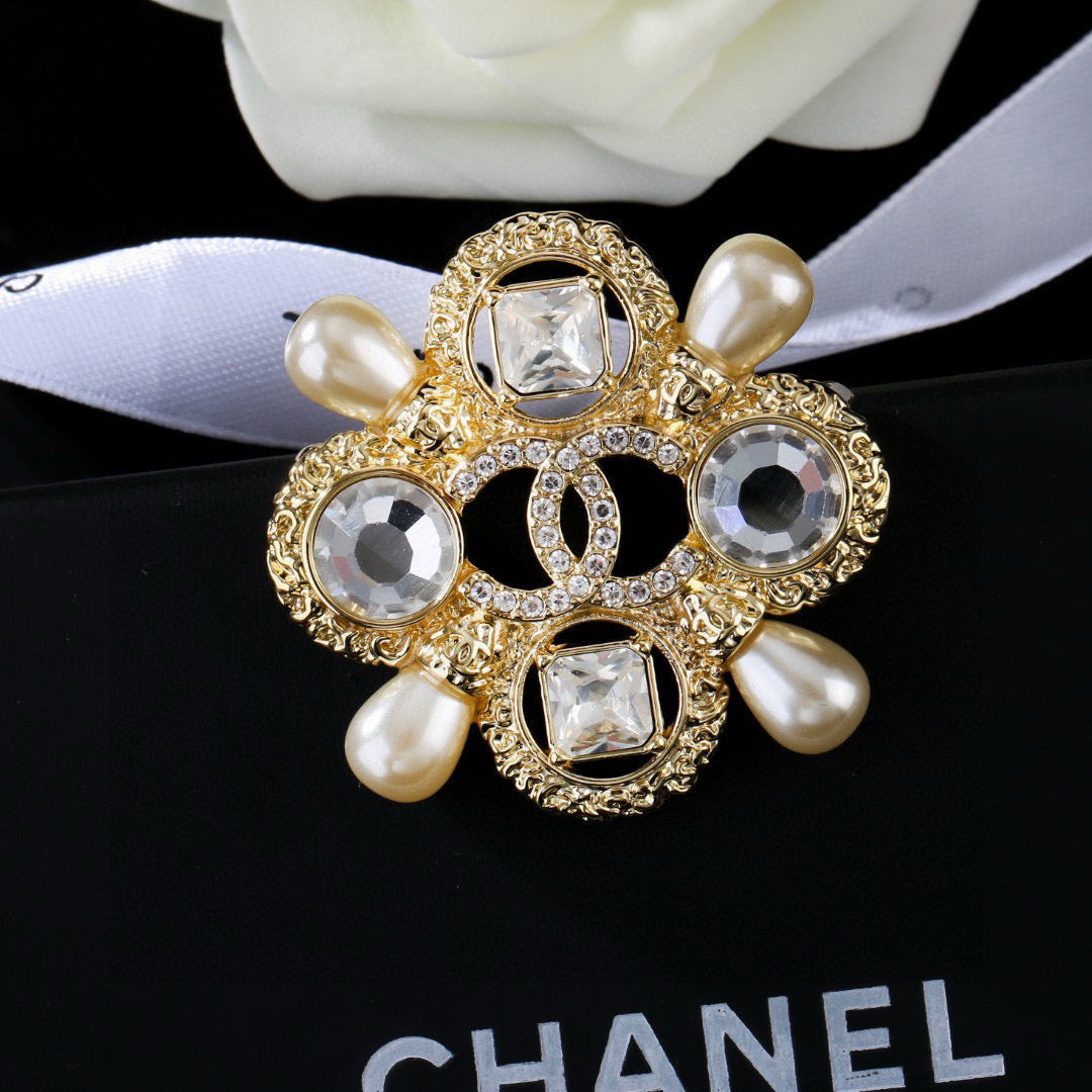 Martin Graham brooch in polished metal-tone – main product view
