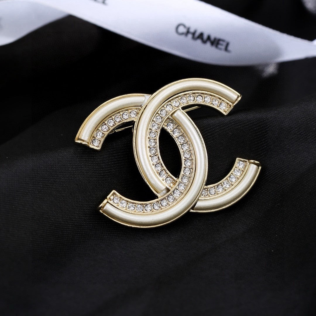 Martin Graham brooch in polished metal-tone – main product view