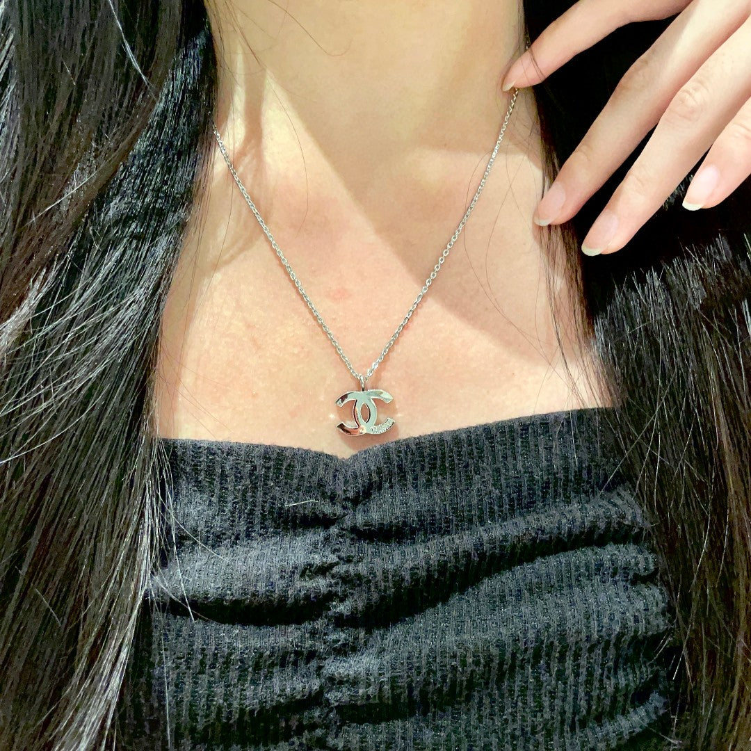 Martin Graham pendant necklace in polished metal-tone – main product view