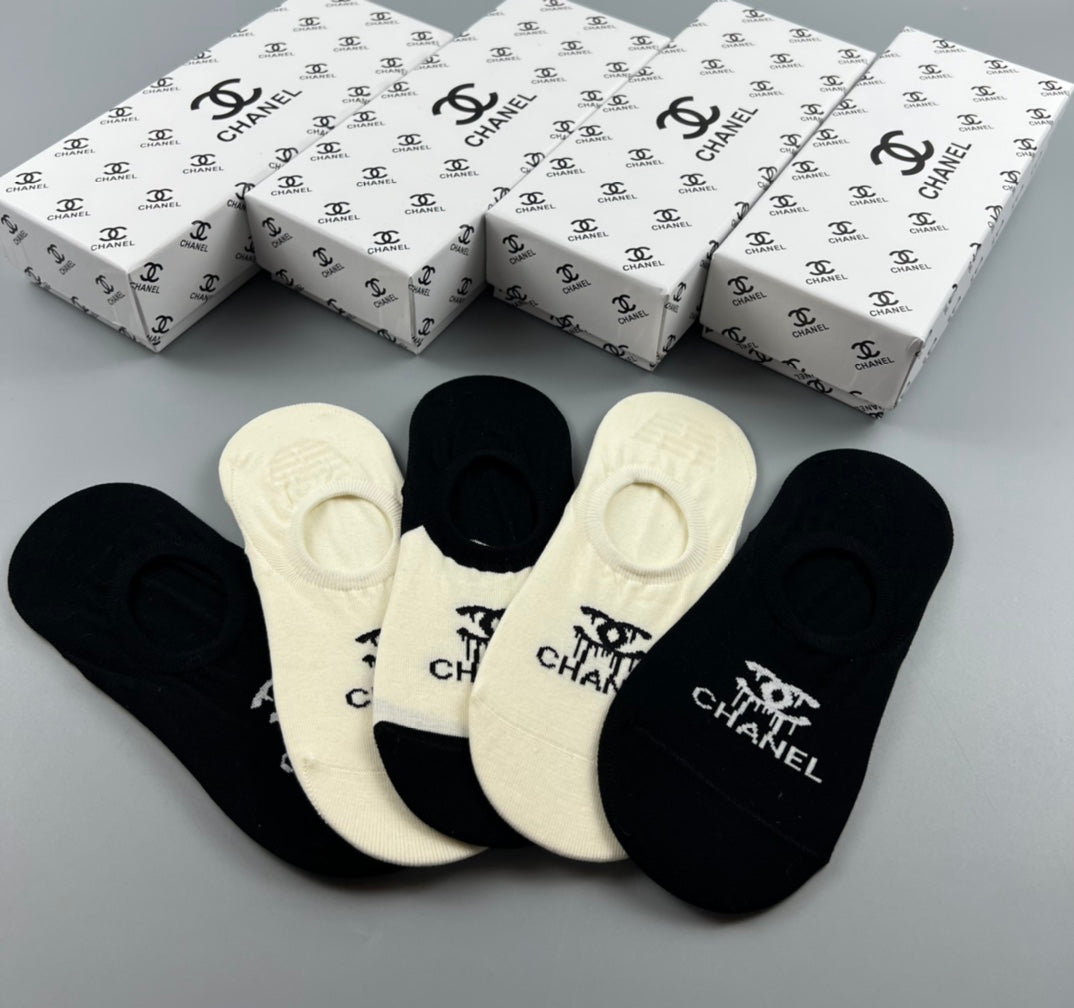 Chanel Cotton Visible Logo, Stripe Or Motif Details No-Show Socks - 5-Pair Set