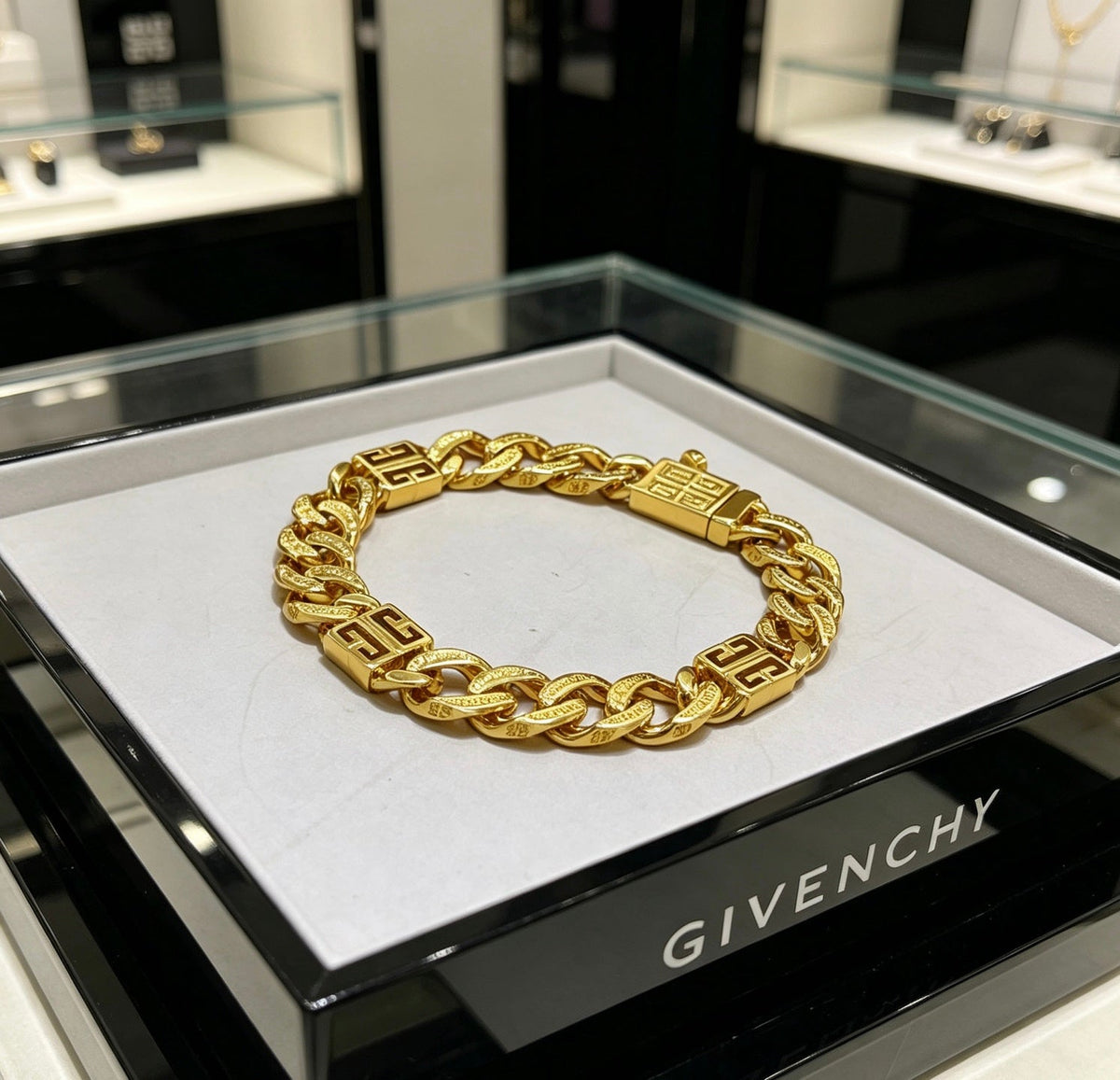 Martin Graham bracelet in polished metal-tone – front view