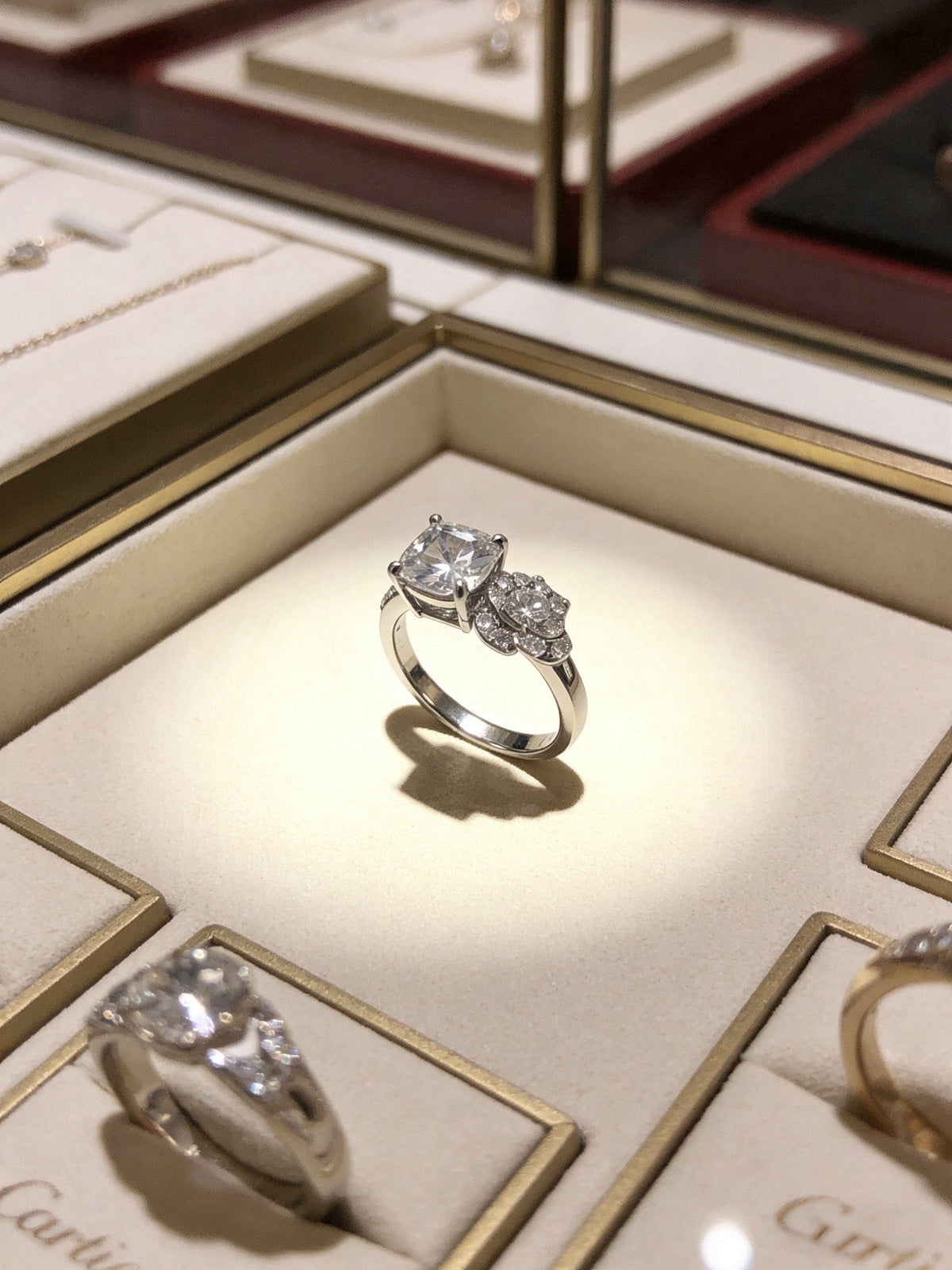 Martin Graham ring in polished metal-tone – front view