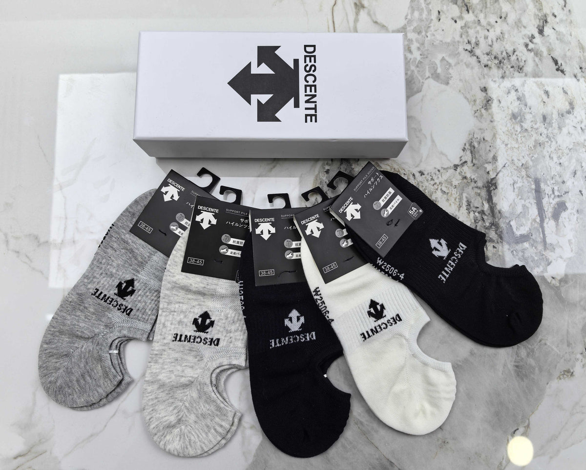 Descente Cotton Understated Geometric Emblems No-Show Socks