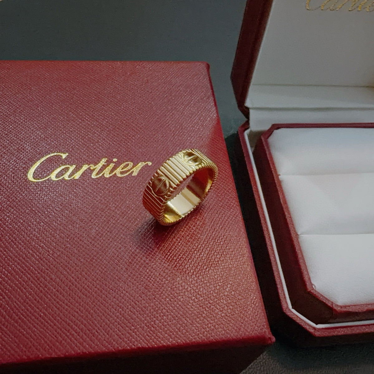Martin Graham ring in polished metal-tone – front view