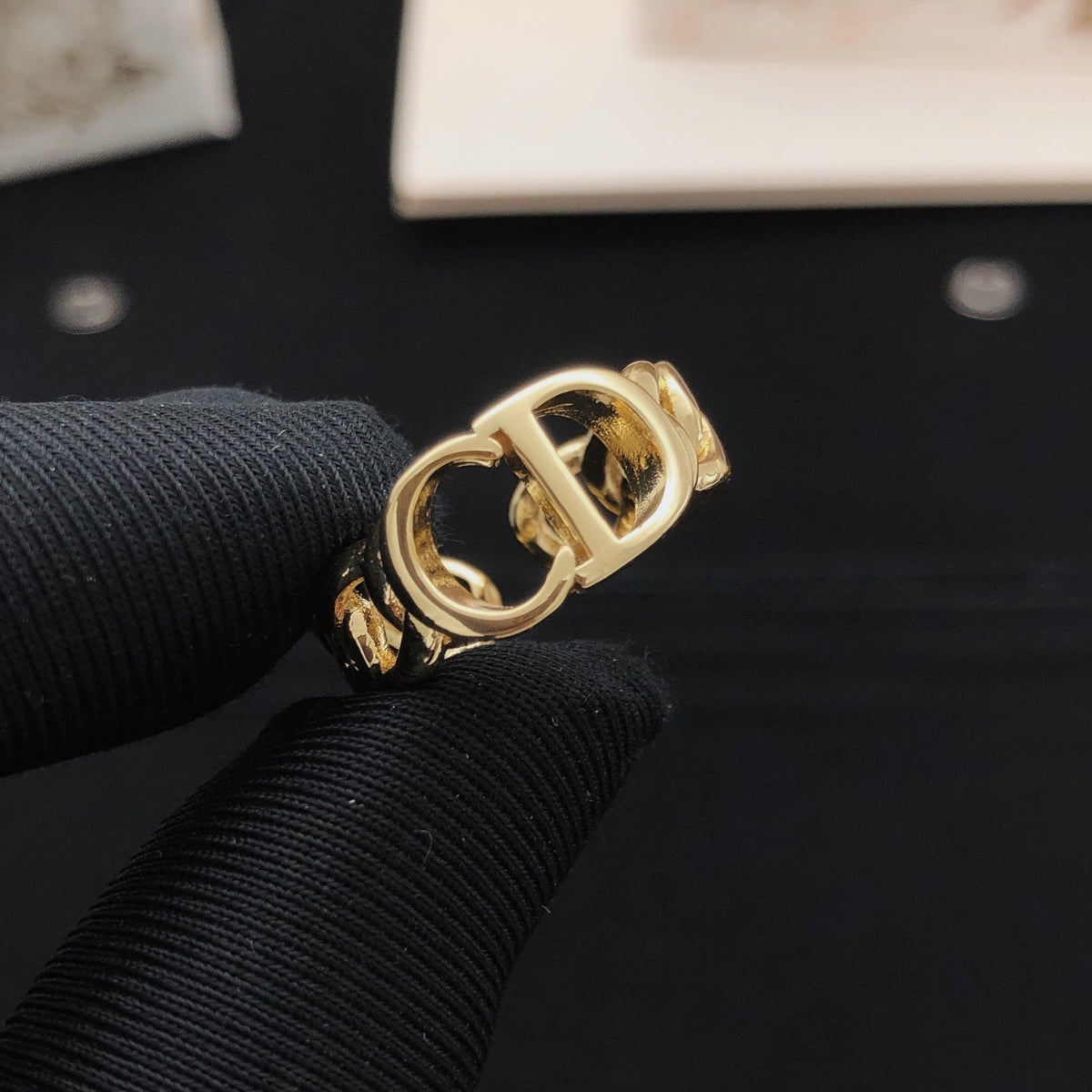Martin Graham ring in polished metal-tone – front view