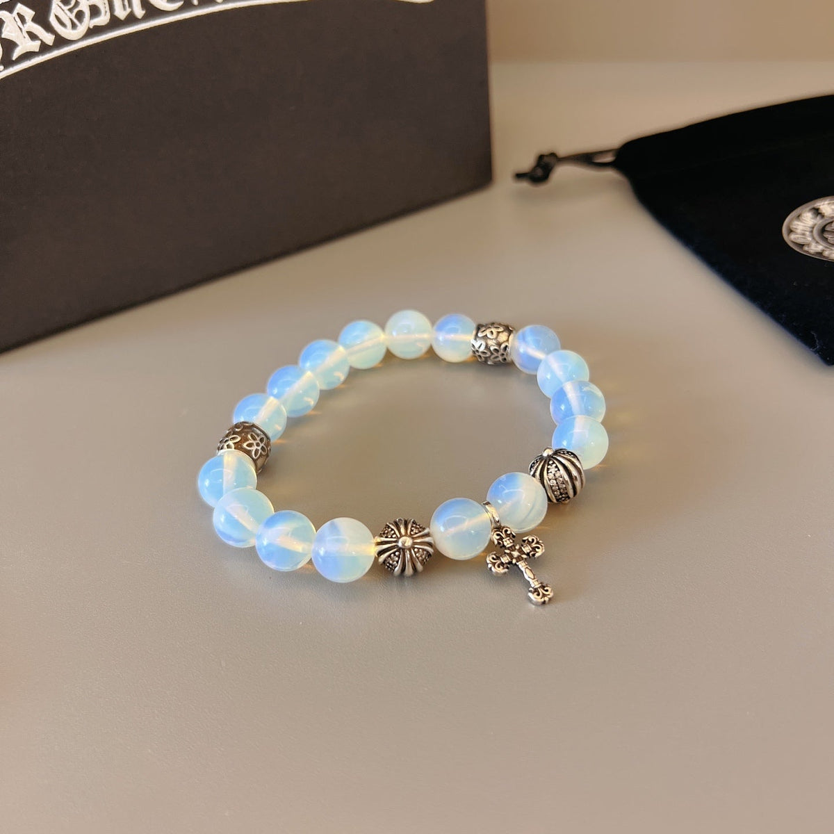 Martin Graham beaded bracelet in polished metal-tone – detail view