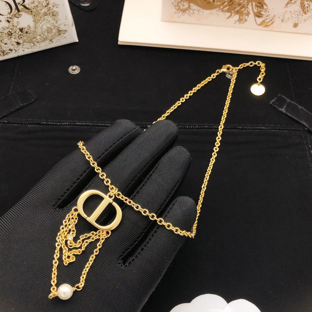 Martin Graham pendant necklace in polished metal-tone – detail view