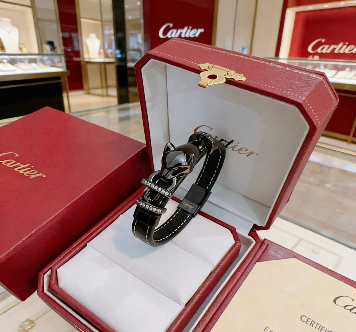 Martin Graham bracelet in polished metal-tone – detail view