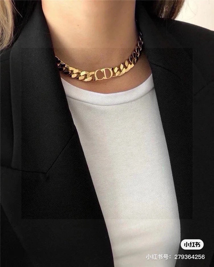 Martin Graham pendant necklace in polished metal-tone – detail view