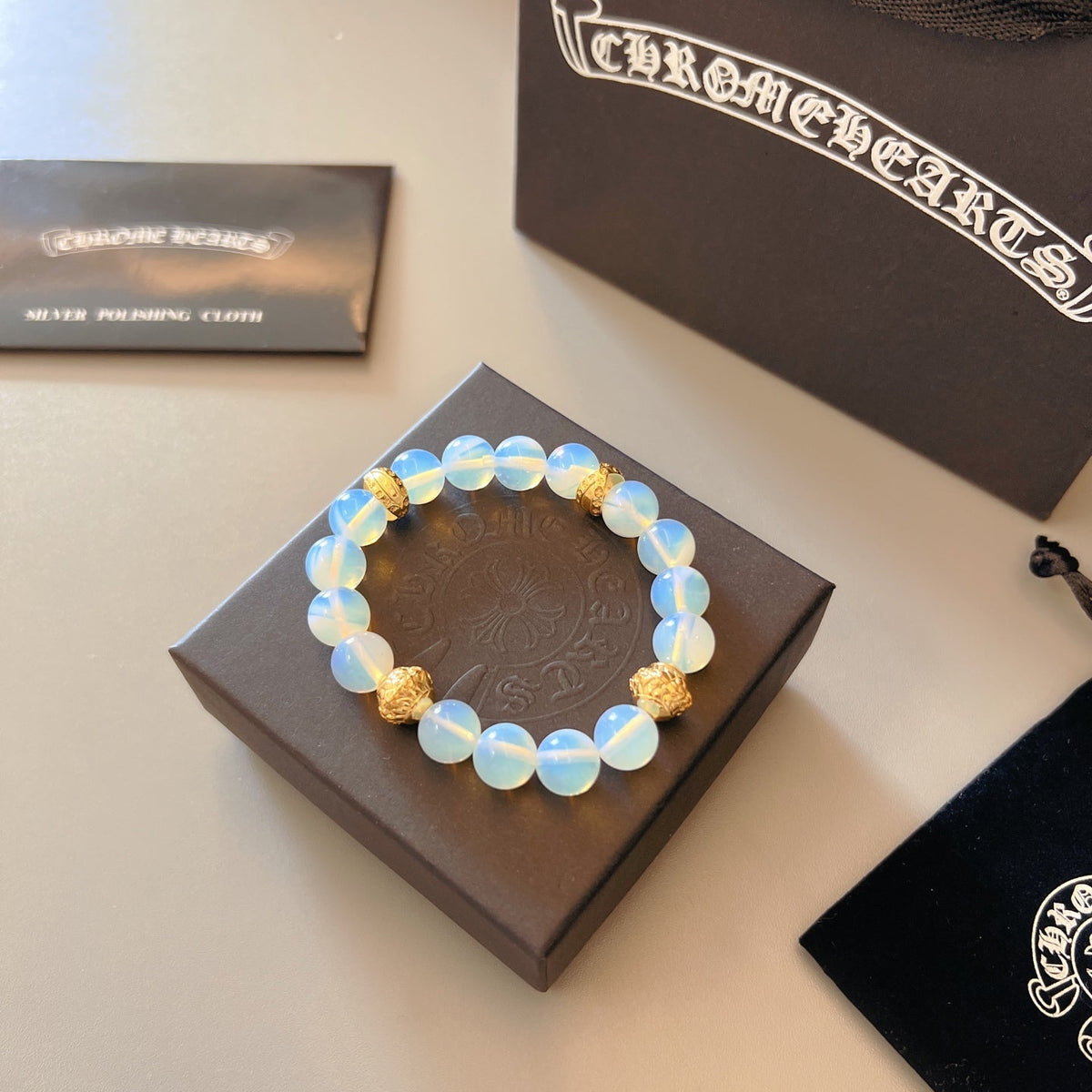Martin Graham beaded bracelet in polished metal-tone – detail view