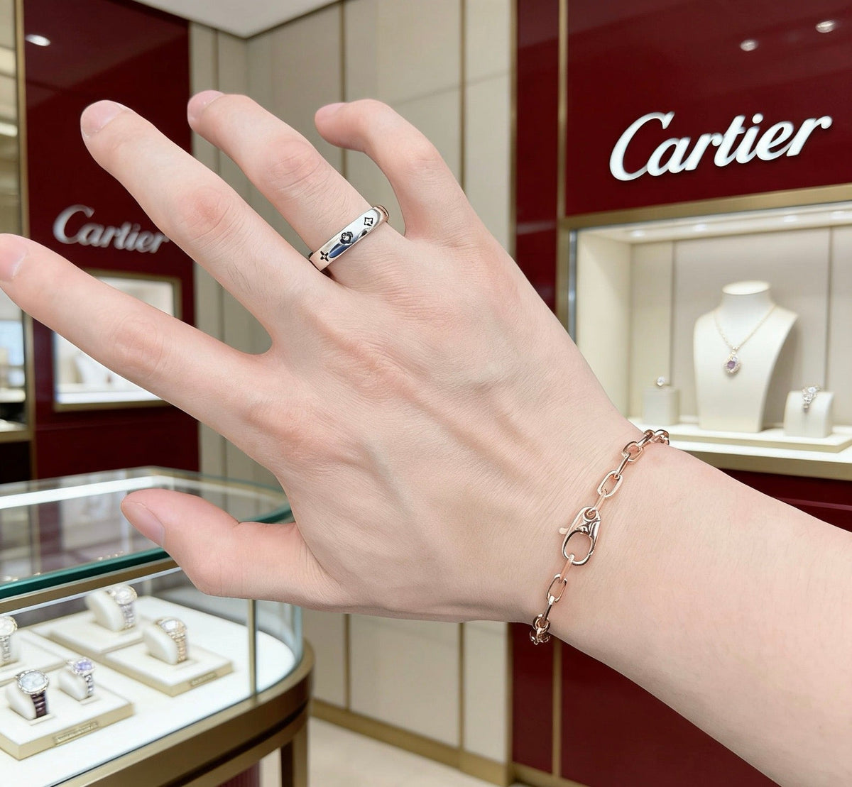 Martin Graham bracelet in polished metal-tone – detail view