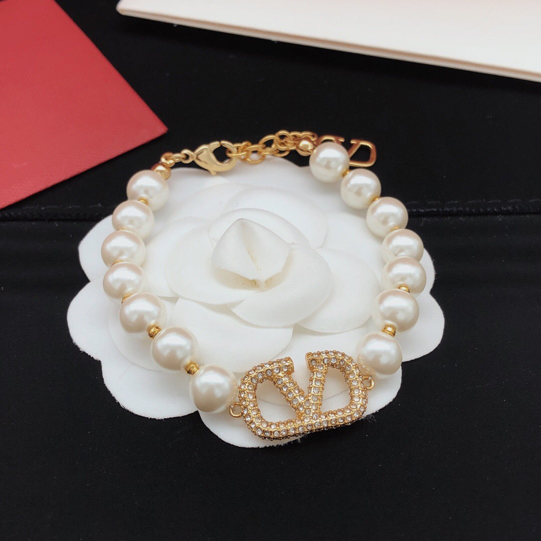 Martin Graham bracelet in polished metal-tone – detail view