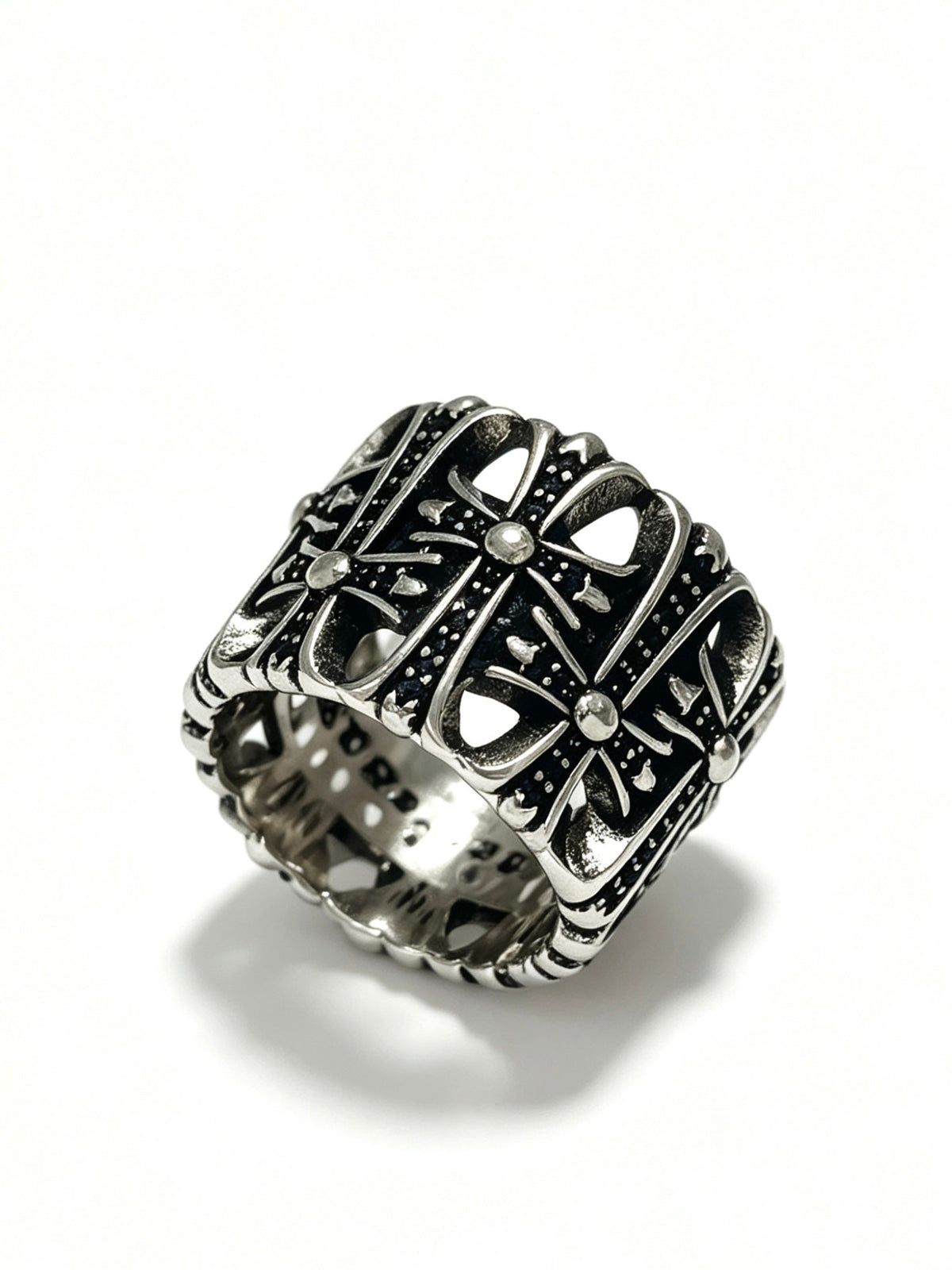 Martin Graham ring in polished metal-tone – detail view