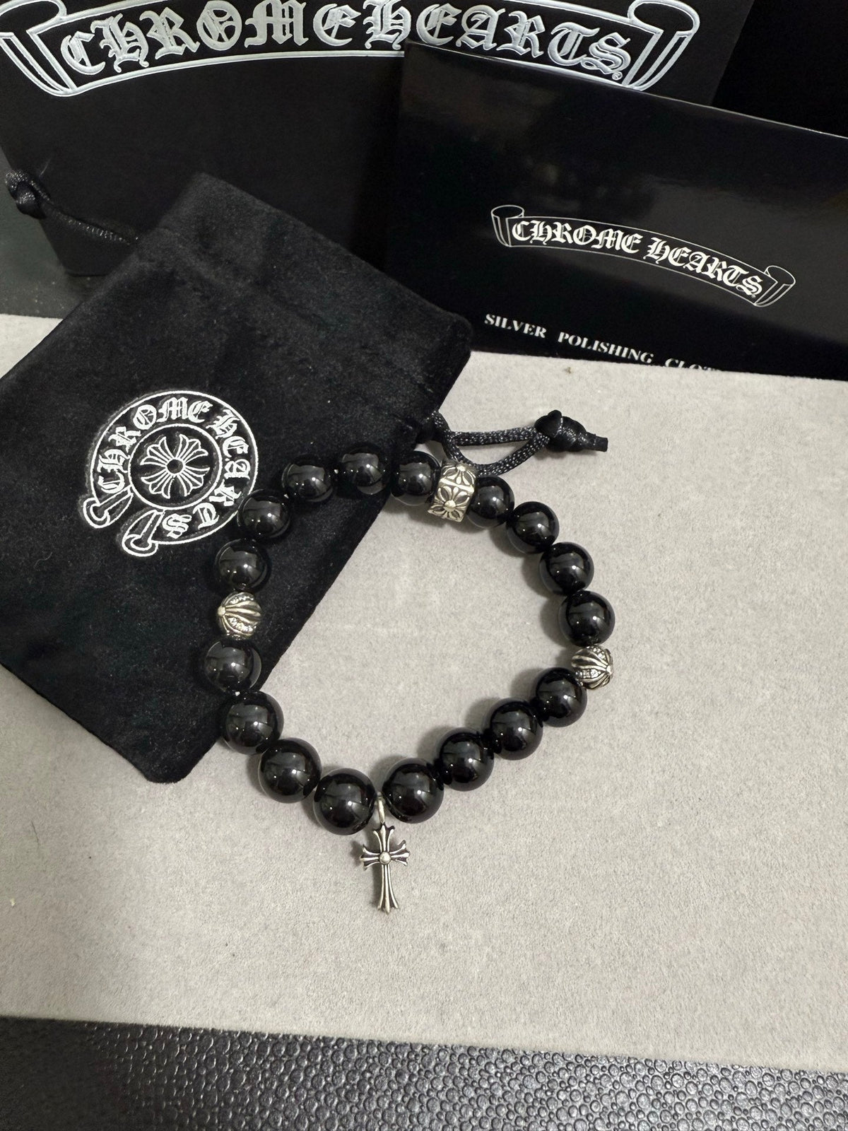 Martin Graham beaded bracelet in polished metal-tone – detail view