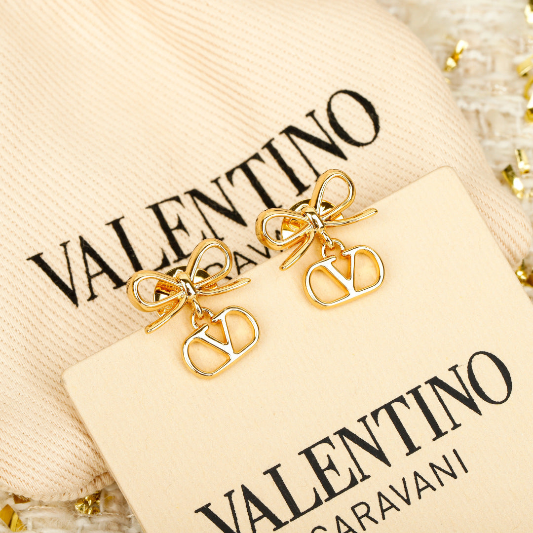Martin Graham earrings in polished metal-tone – detail view