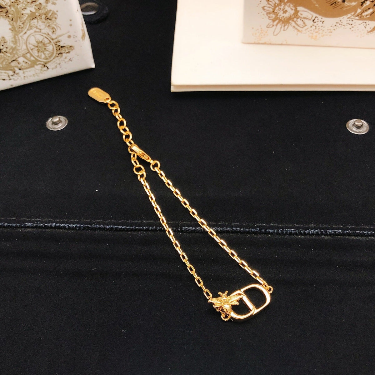 Martin Graham bracelet in polished metal-tone – detail view