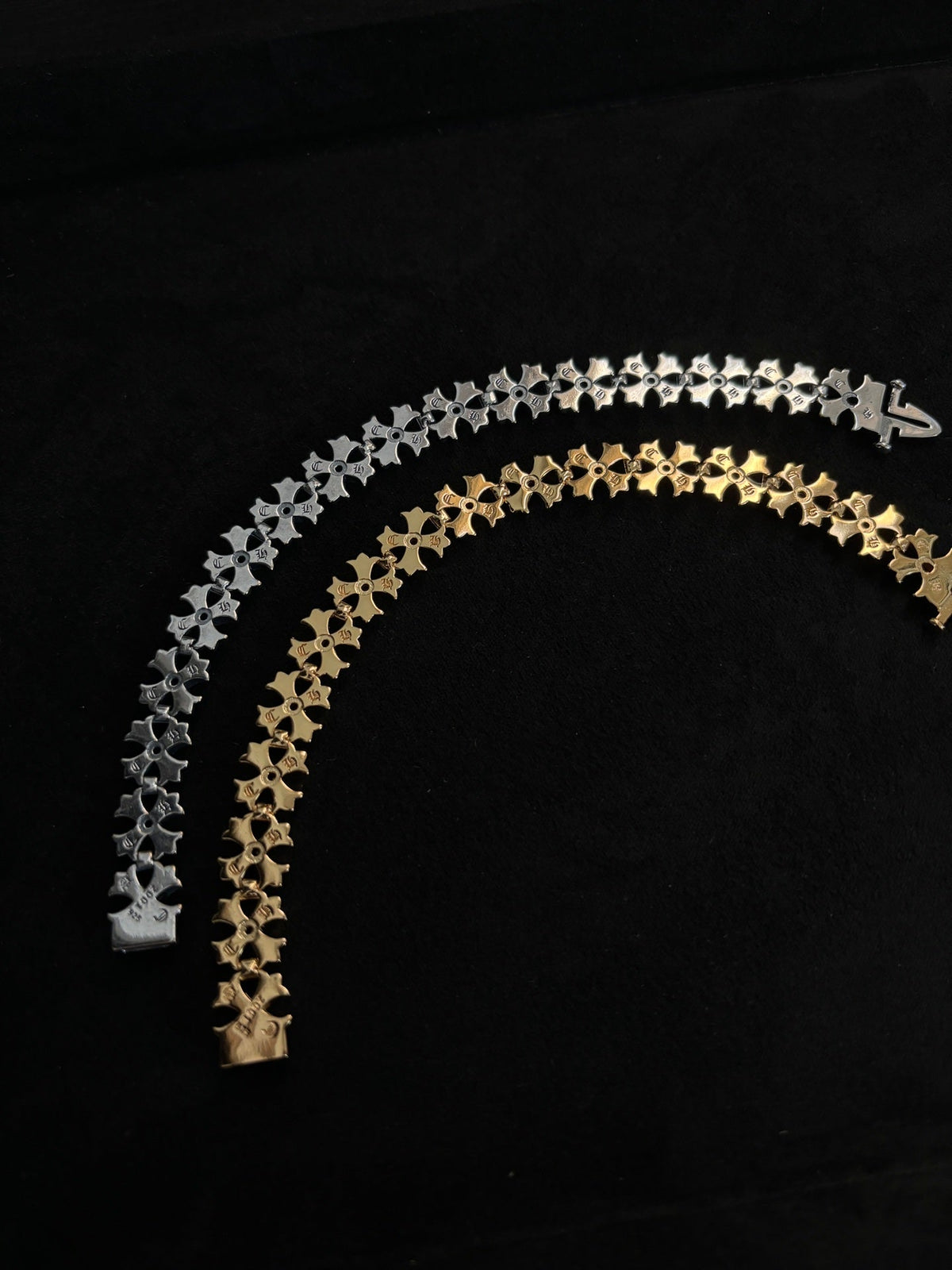 Martin Graham bracelet in polished metal-tone – detail view