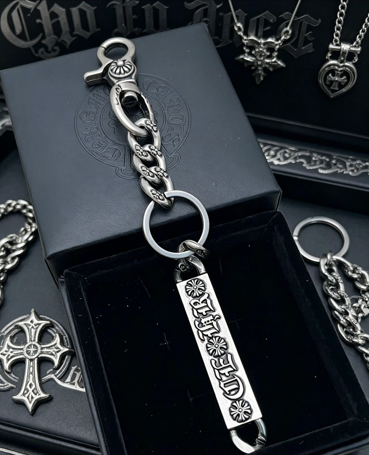 Martin Graham chain accessory in polished metal-tone – detail view