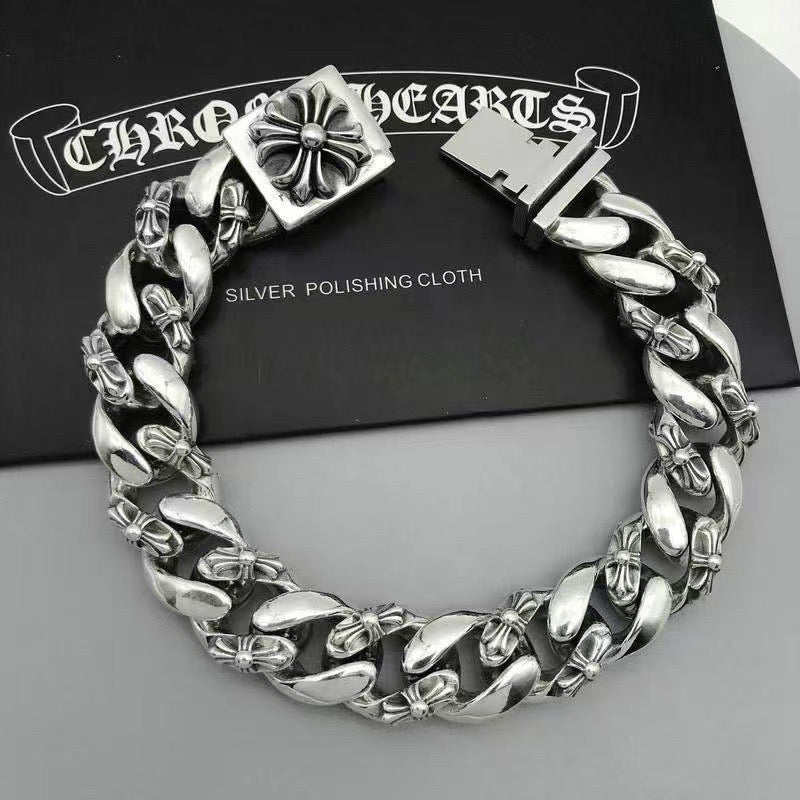 Martin Graham bracelet in polished metal-tone – detail view