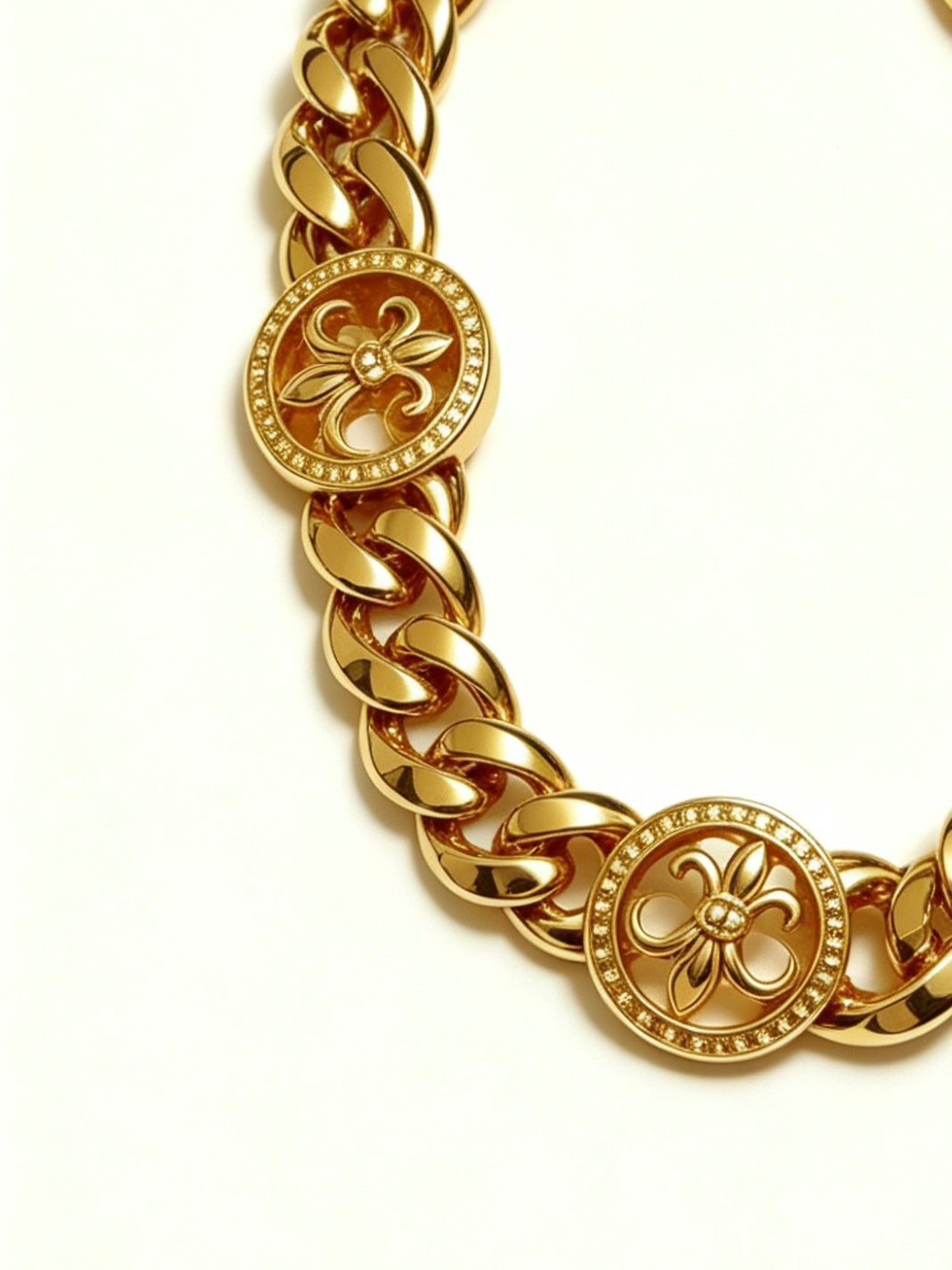 Martin Graham bracelet in polished metal-tone – detail view