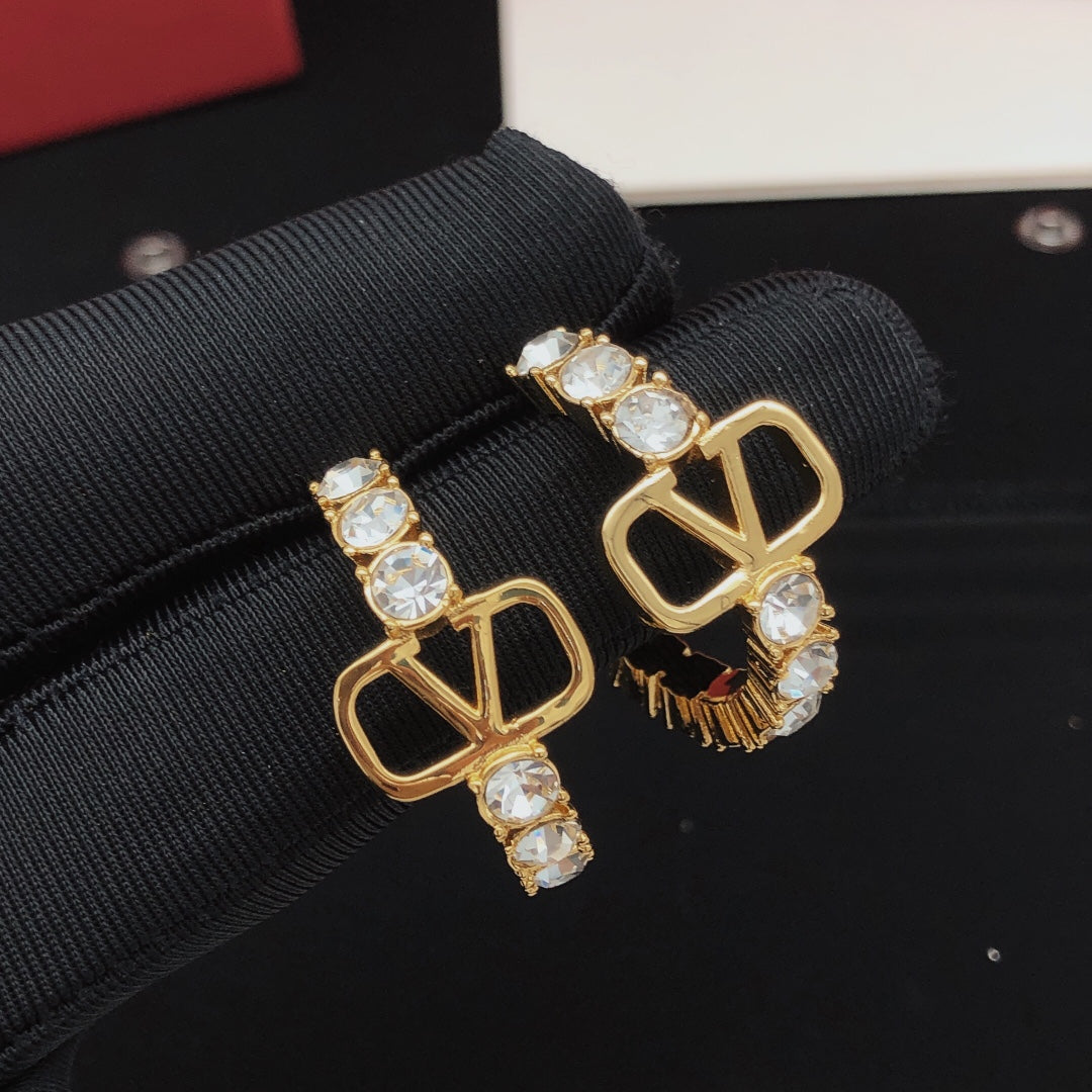 Martin Graham earrings in polished metal-tone – detail view