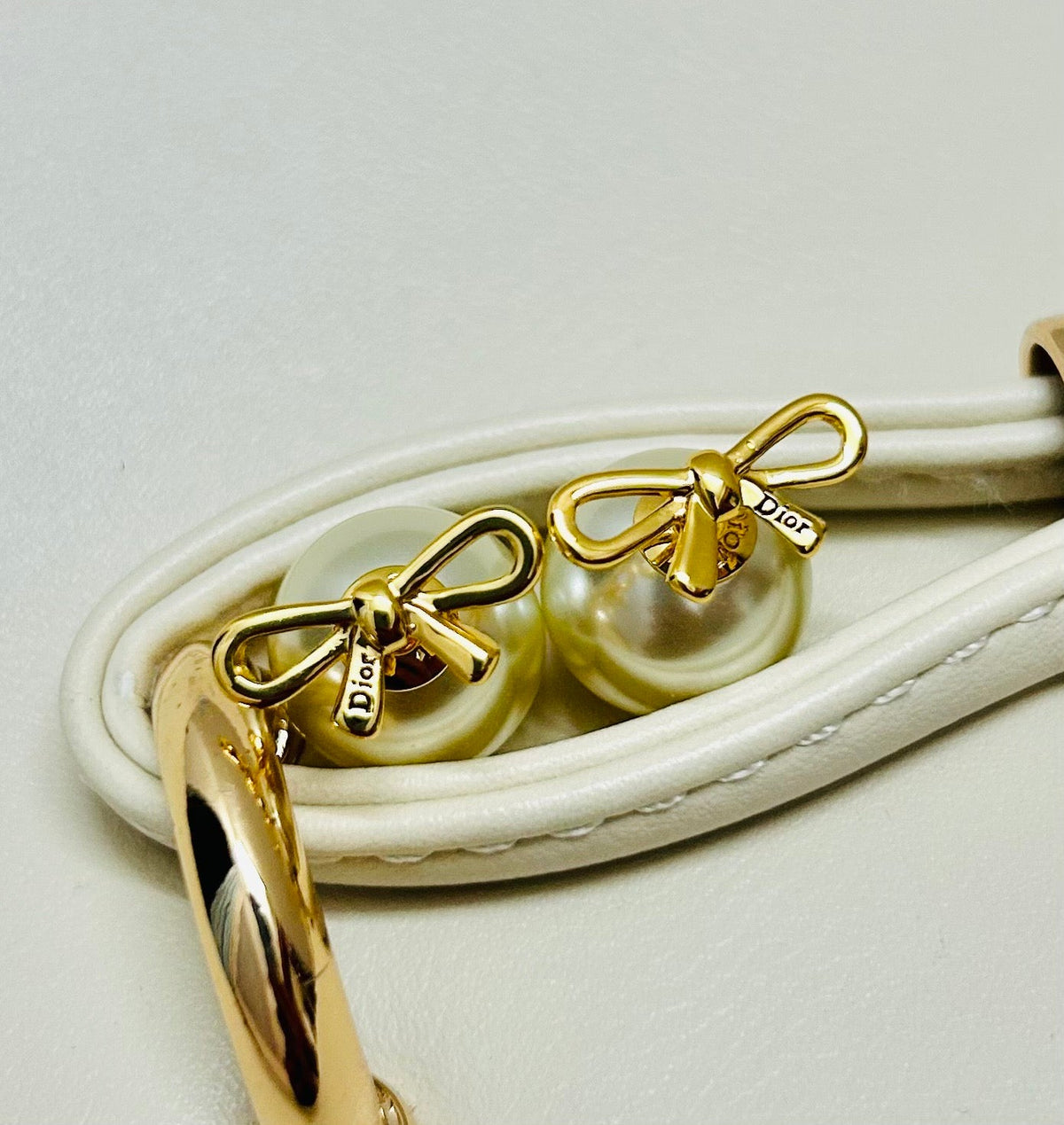 Martin Graham earrings in polished metal-tone – detail view
