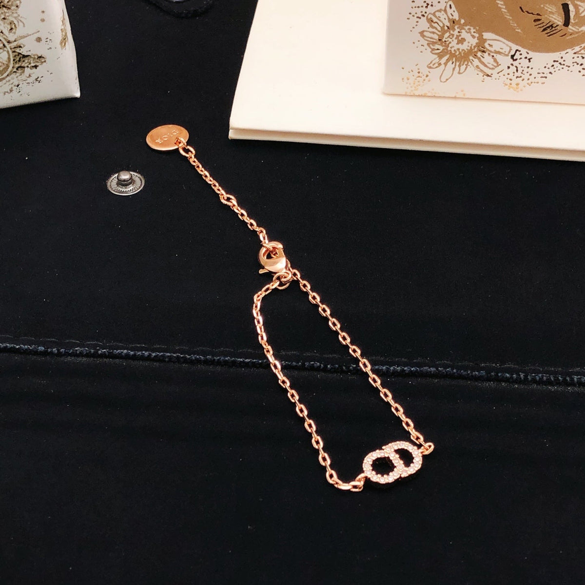 Martin Graham bracelet in polished metal-tone – detail view