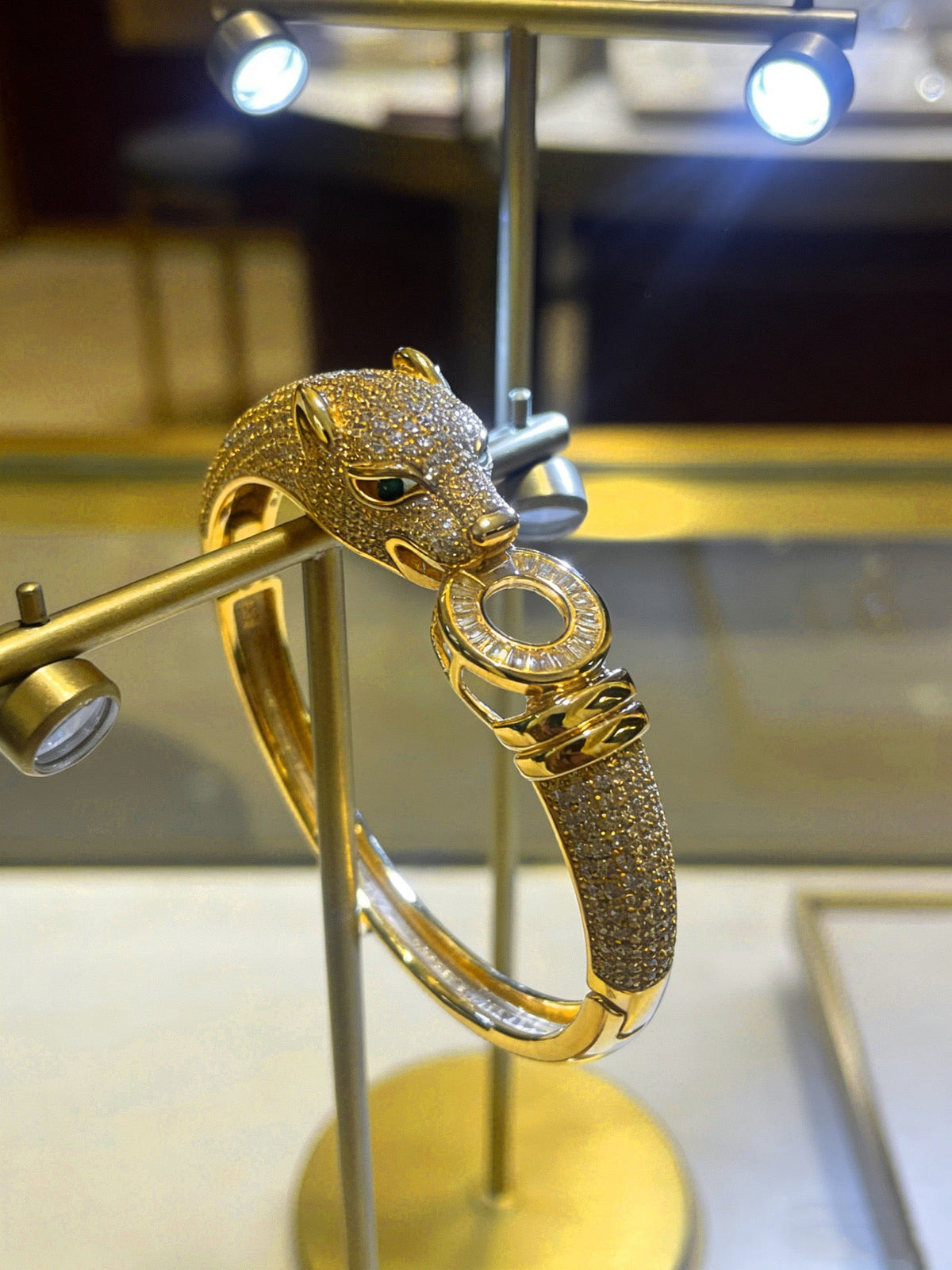 Martin Graham bracelet in polished metal-tone – detail view