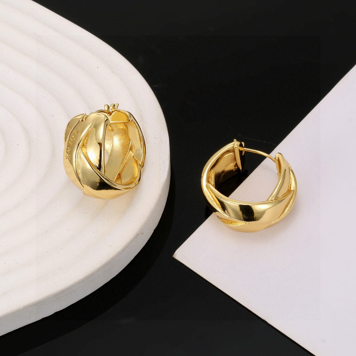 Martin Graham jewelry accessory in polished metal-tone – detail view