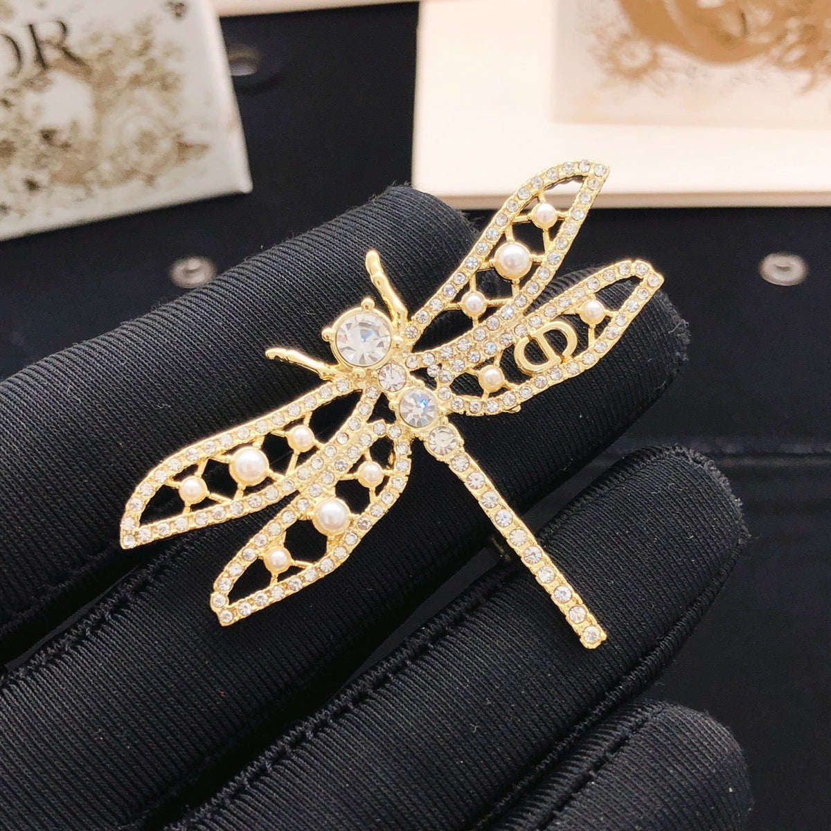 Martin Graham brooch in polished metal-tone – detail view