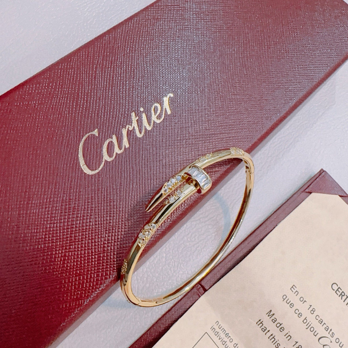 Martin Graham bracelet in polished metal-tone – detail view