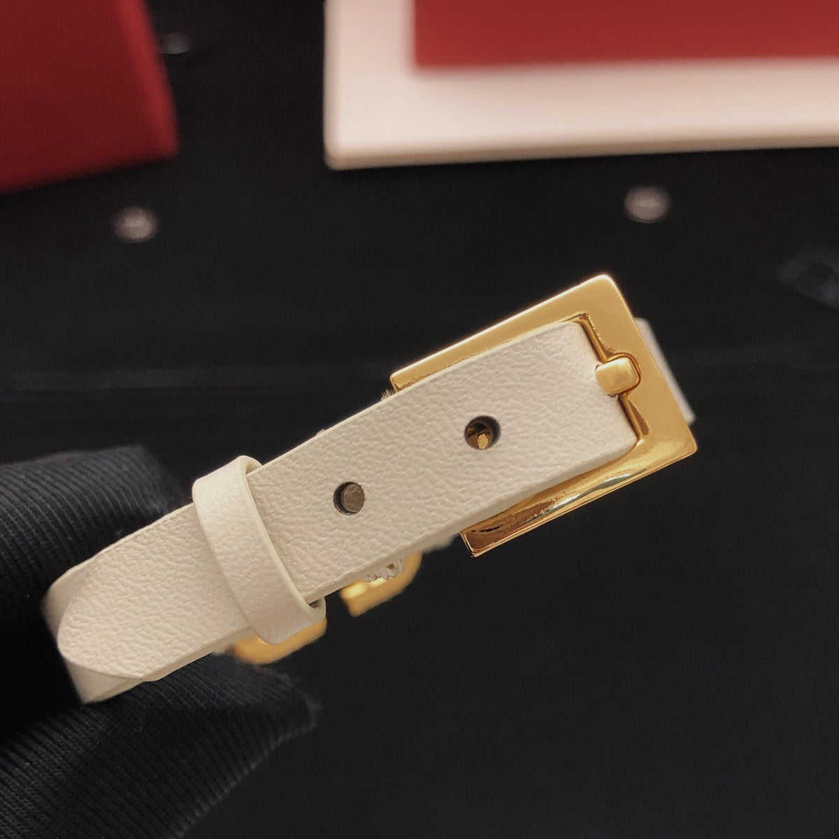Martin Graham bracelet in polished metal-tone – detail view