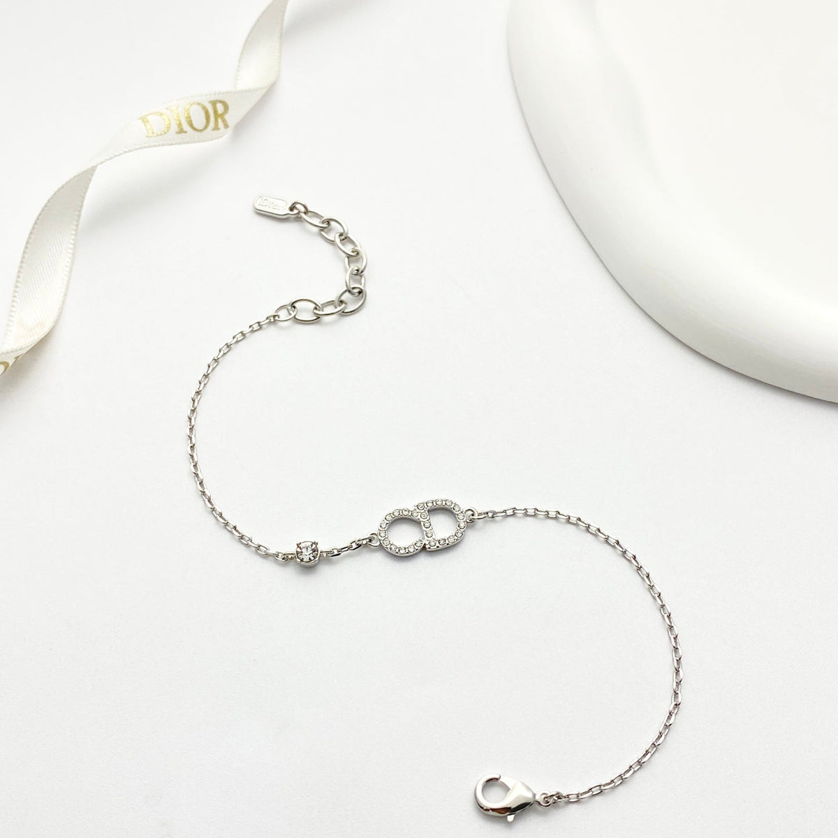 Martin Graham bracelet in polished metal-tone – detail view