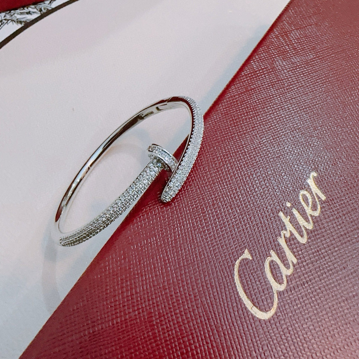 Martin Graham bracelet in polished metal-tone – detail view