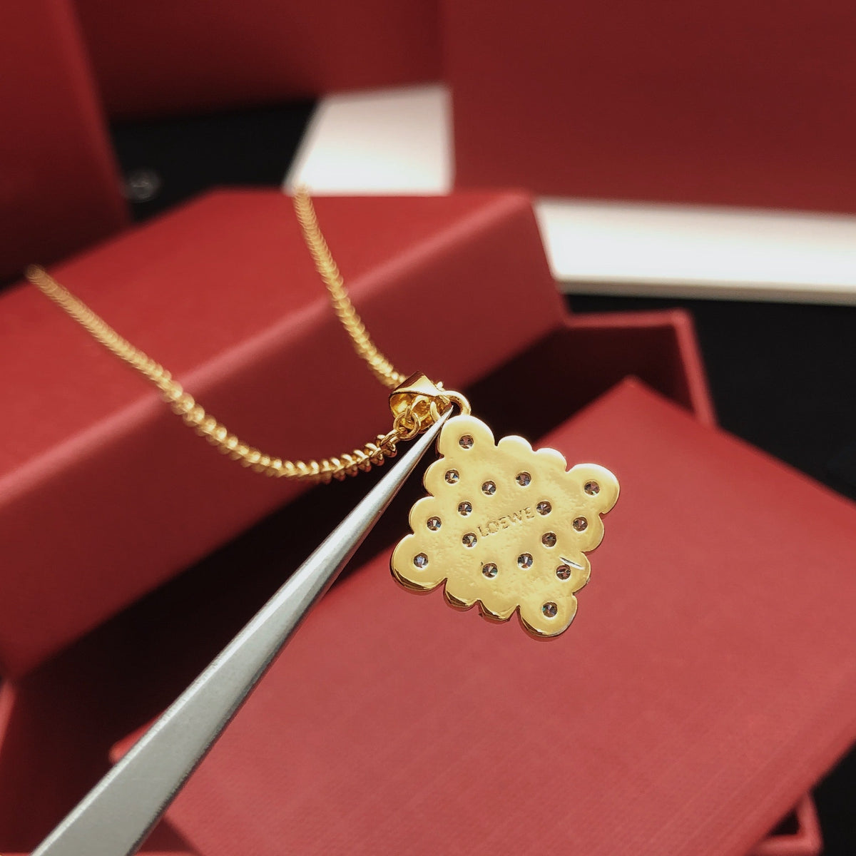 Martin Graham pendant necklace in polished metal-tone – detail view
