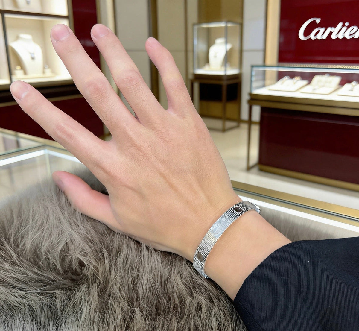 Martin Graham bracelet in polished metal-tone – detail view