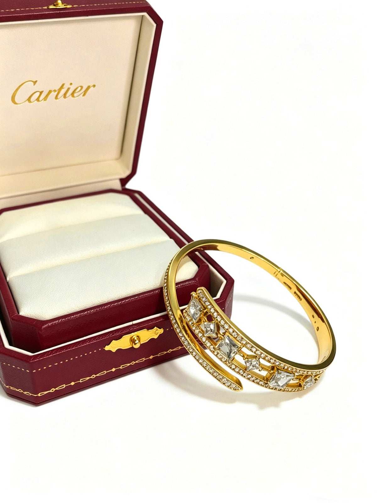 Martin Graham bracelet in polished metal-tone – detail view